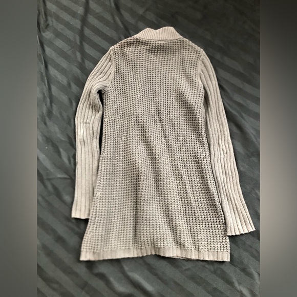 GAP Women's Gray Button-Up Sweater - Picture 11 of 11